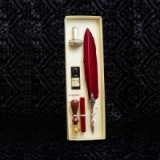 Natural feathers writing set